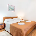 Rajna Konukevi 4*