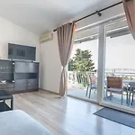 Rajna Konukevi Biograd Na Moru