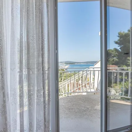 Rajna Πανσιόν 3*