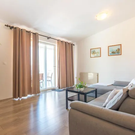 Rajna 3* Biograd Na Moru