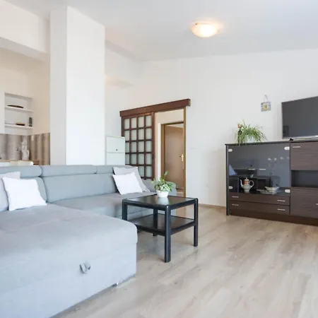 Rajna Πανσιόν Biograd Na Moru