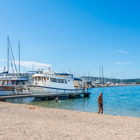 Rajna Biograd Na Moru