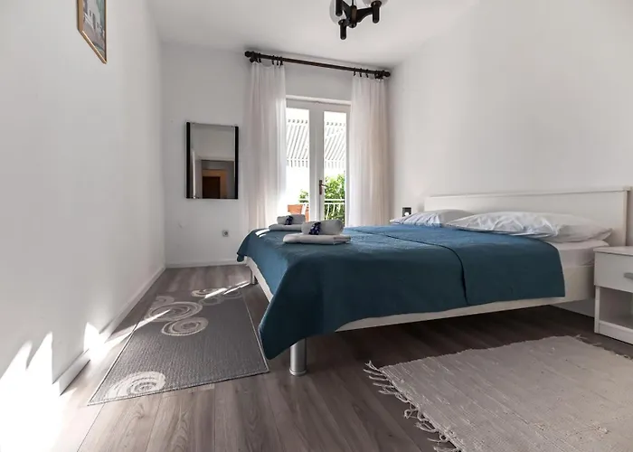 Rajna Pensjonat Biograd Na Moru