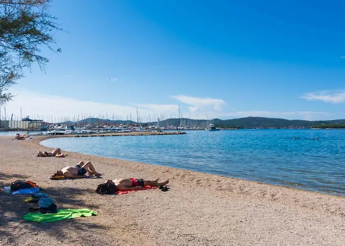 Pensjonat Rajna Biograd Na Moru