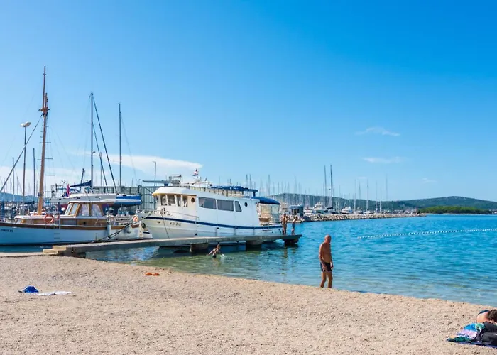 Rajna Biograd Na Moru