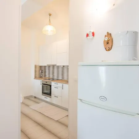 Πανσιόν Rajna 4*