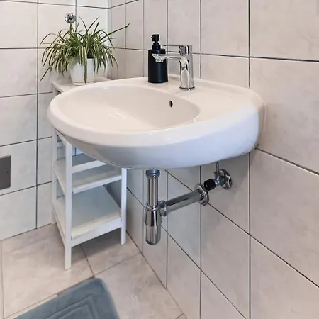 Rajna Biograd Na Moru