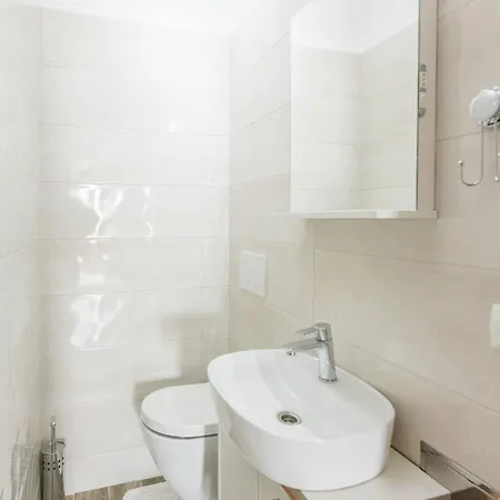 Rajna Guest house