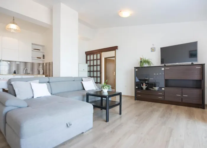 Rajna Gostinjska kuća Biograd Na Moru